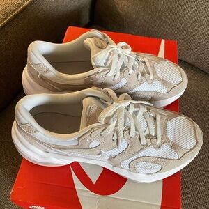 Nike AL8 Sneakers 7.5